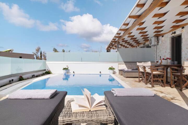 Villas Goudis Tsoukaládhes 외부 사진